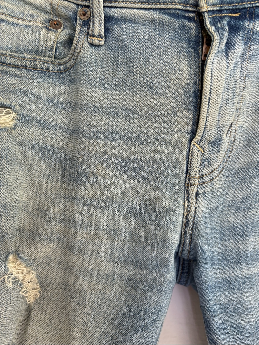 American Eagle Next Level AirFlex Distressed Jeans Men's 30x32 Light Wash Denim - Picture 2 of 5